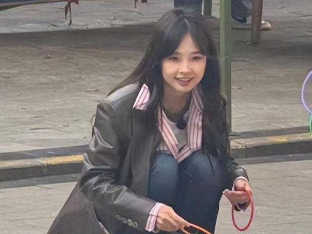 冰和李子柒同框才明白相由心生这句话的含金量pg电子免费模拟器游戏同样是34岁的王冰(图3)
