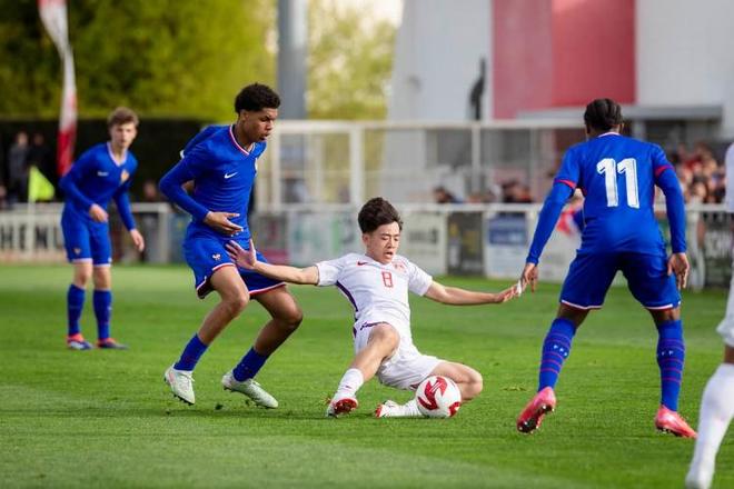 中国U16男足天才云集令国人看到未来pg电子免费模拟器首战逼平法国队!(图5) 中国U16男足天才云集令国人看到未来pg电子免费模拟器首战逼平法国队!(图5)